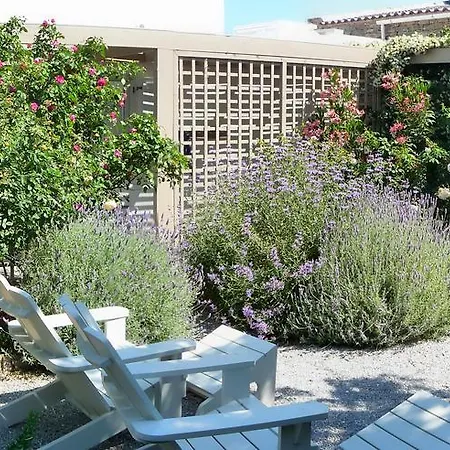 Red Tractor Farm Κατάλυμα σε φάρμα
